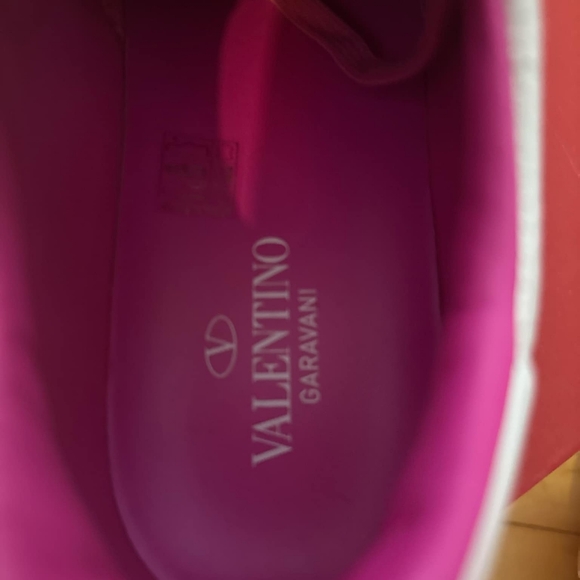 A.U.T.H.E.N.T.I.C Valentino - Picture 4 of 6